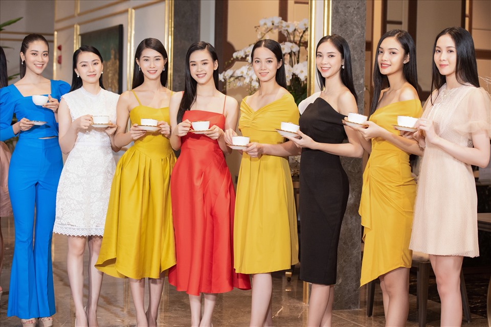 Là một trong những phần thi mang nhiều ý nghĩa nhân văn nhất, “Người đẹp Nhân ái” luôn mang lại cho khán giả một khía cạnh khác về các thí sinh của Hoa hậu Việt Nam. Năm nay, dự án “Người đẹp Nhân ái” đã trở lại với nhiều dự án hơn nhằm lan tỏa yêu thương đến khắp nơi trên Đất nước. Đặc biệt, dự án “Người đẹp Nhân ái” của Hoa hậu Việt Nam 2020 sẽ tập trung khai thác những nhân vật truyền cảm hứng, họ là những tấm gương của lòng nhân ái hoặc những nhân vật mang hoàn cảnh đặc biệt nhưng vẫn mong muốn có thể truyền năng lượng tích cực, san sẻ hạnh phúc và vượt lên khó khăn của bản thân. Ảnh: HHVN.