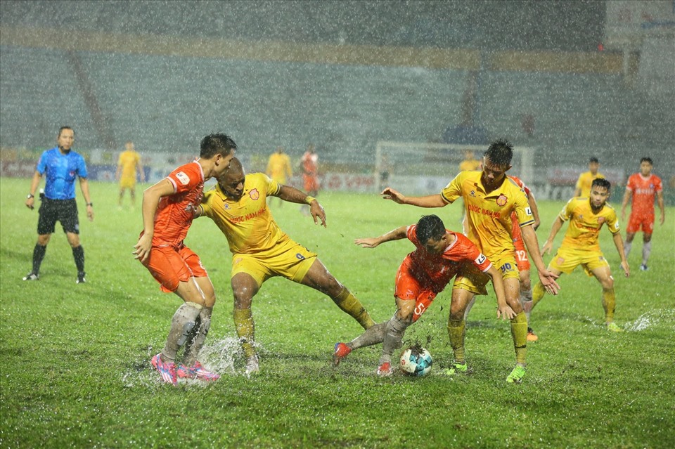 Trận đấu giữa Nam Định và Đà Nẵng là một trong những cuộc đối đầu đáng chú ý tại vòng 2, giai đoạn 2 V.League 2020.