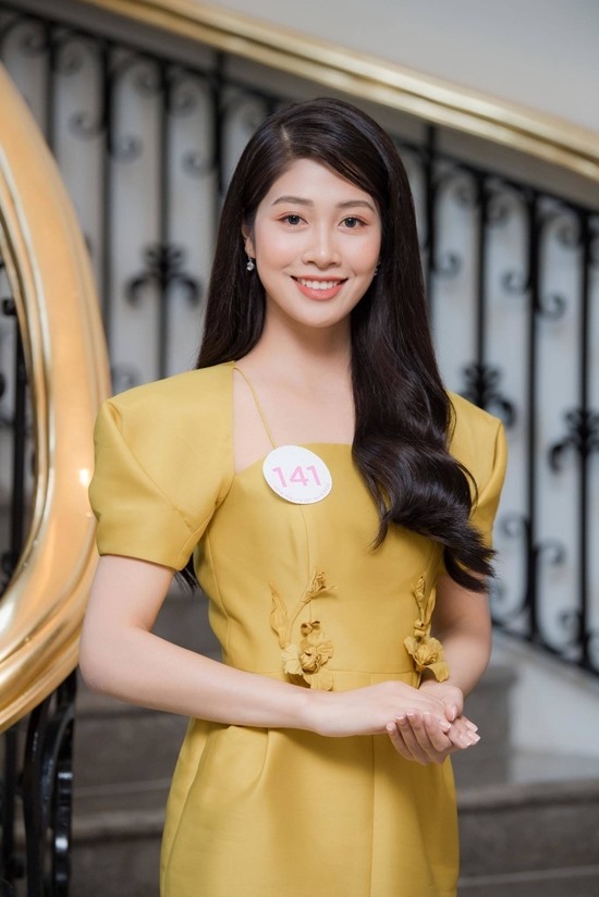 Đặng Vân Ly sinh năm 1998, đến từ Hải Dương. Cô gây ấn tượng ngay từ những ngày đầu Hoa hậu Việt Nam 2020 bởi nhan sắc nền nã, dịu dàng. Ảnh: HHVN.