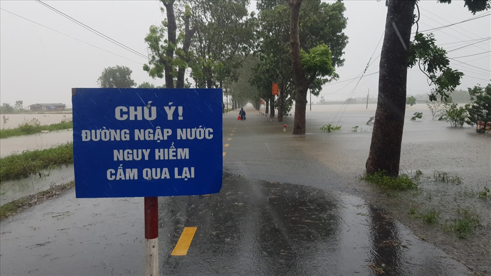 Nhiều con đường tại tỉnh Quảng Trị ngập sâu trở lại