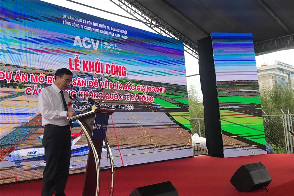 Ông Lê Trung Chinh, Phó Chủ tịch TP Đà Nẵng phát biểu tại lễ khởi công. Ảnh: Mai Hương