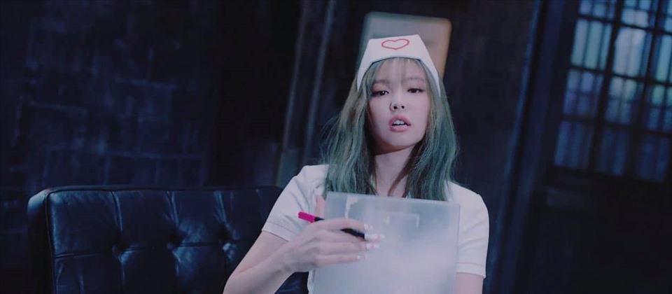Jennie - Blackpink nổi loạn, được trở lại với vai trò rapper trong MV. Ảnh: CMH.