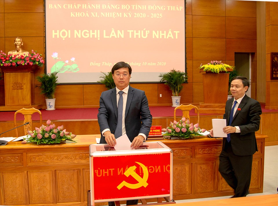 Ông Lê Quốc Phong thực hiện quyền bầu cử tại Đại hội. Ảnh: BTC Đại hội cung cấp.
