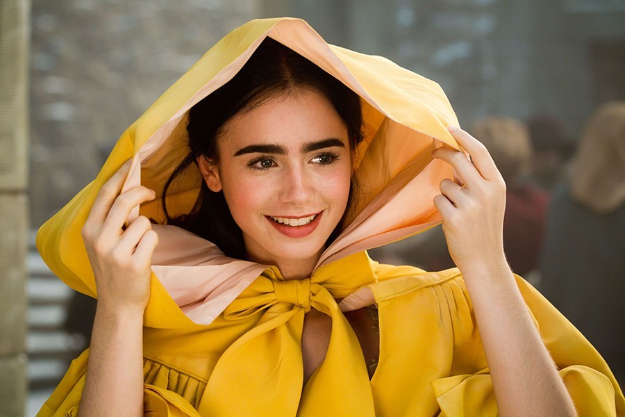 Chiêm ngưỡng nhan sắc ngọt ngào của LiLy Collins ở tuổi 31