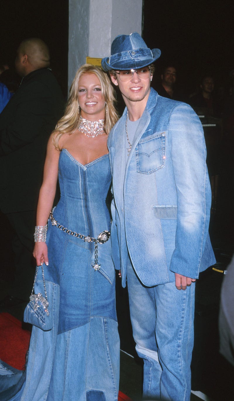 Britney Spears và Justin Timberlake tại AMAs 2001. Ảnh: Jeffrey Mayer/WireImage/Getty Images.