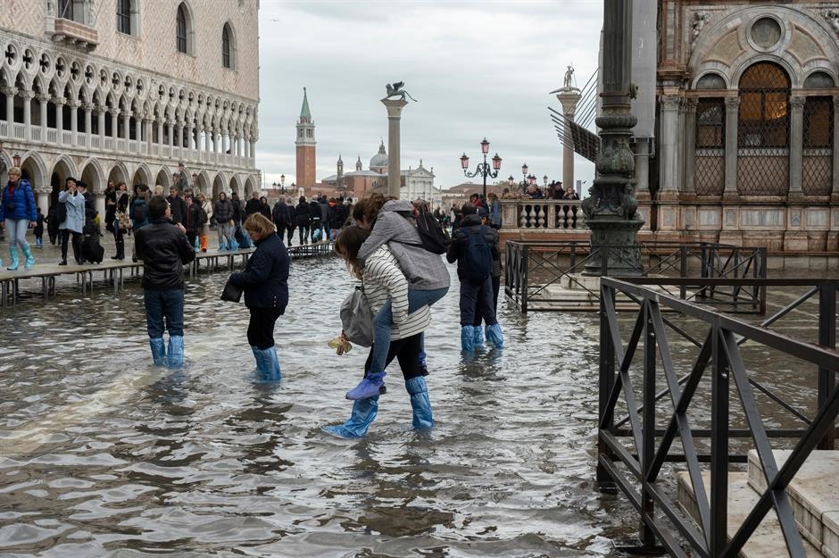 Venice ngập lụt chưa từng thấy. Ảnh: Shutterstock