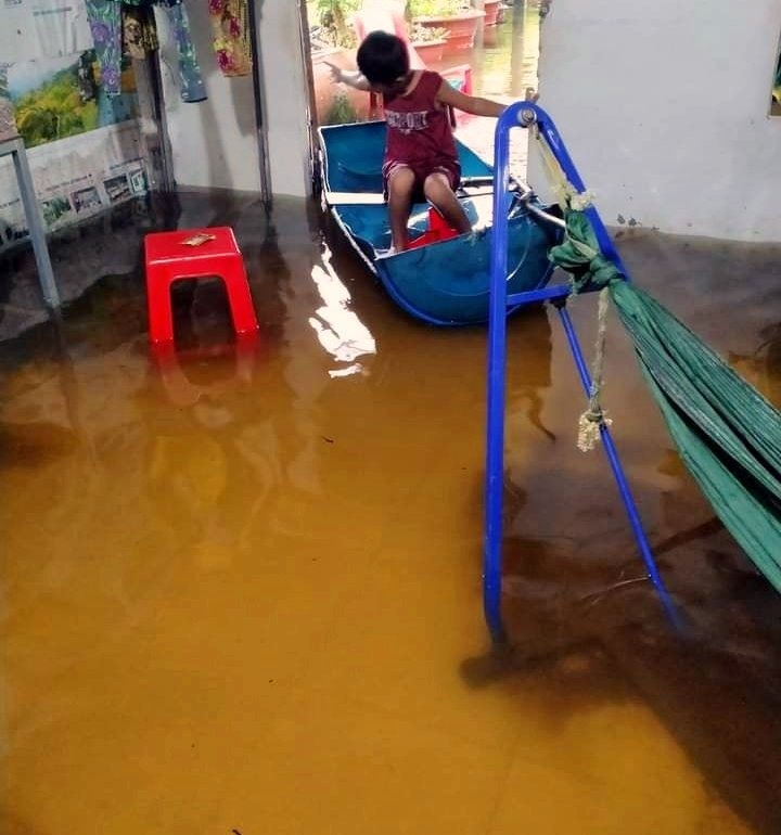 Tình hình thiên tai do ảnh hưởng cơn bão số 6, số 7, áp thấp nhiệt đới trên địa bàn Kiên Giang đã gây ra nhiều thiệt hại về nhà ở, trường học, phương tiện, lộ giao thông và thiệt hại nhiều mặt khác của đời sống người dân.