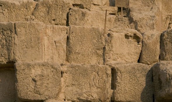 Những khối đá vôi có thể cung cấp câu trả lời cho việc xây dựng tháp. Ảnh: Getty Images