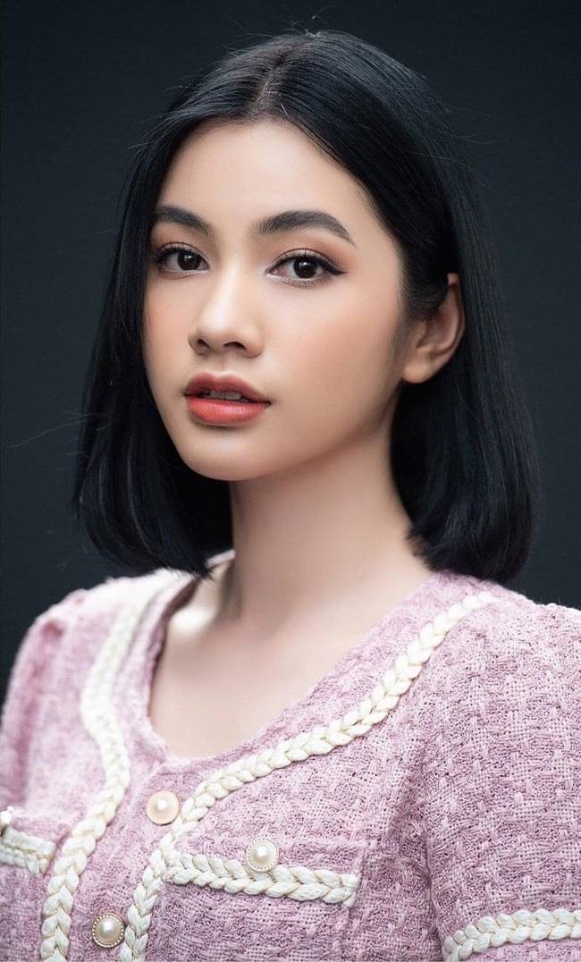 Cẩm Đan là thí sinh thuộc top nhỏ tuổi nhất Hoa hậu Việt Nam. Ngoài ra cô còn có một điều thú vị nữa là trong hành trình đến với cuộc thi, người đẹp đã giảm 10kg để có được vóc dáng như ý.