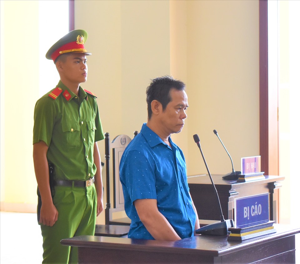 Chỉ vì ghen tuông, Bị cáo Nguyễn Thanh Hoàng đã dùng dao dâm các bị hại. Bị tòa án tuyên phạt 9 năm tù về tội giết người. Ảnh: Thành Nhân