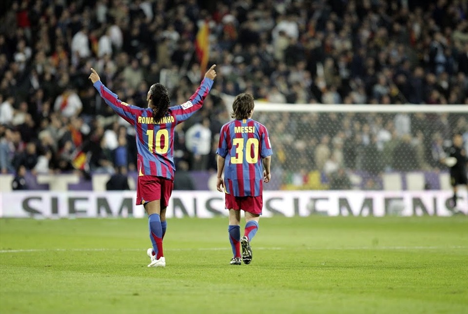 Lionel Messi ra mắt ở trận El Clasico với số áo 30. Ảnh: You Tube
