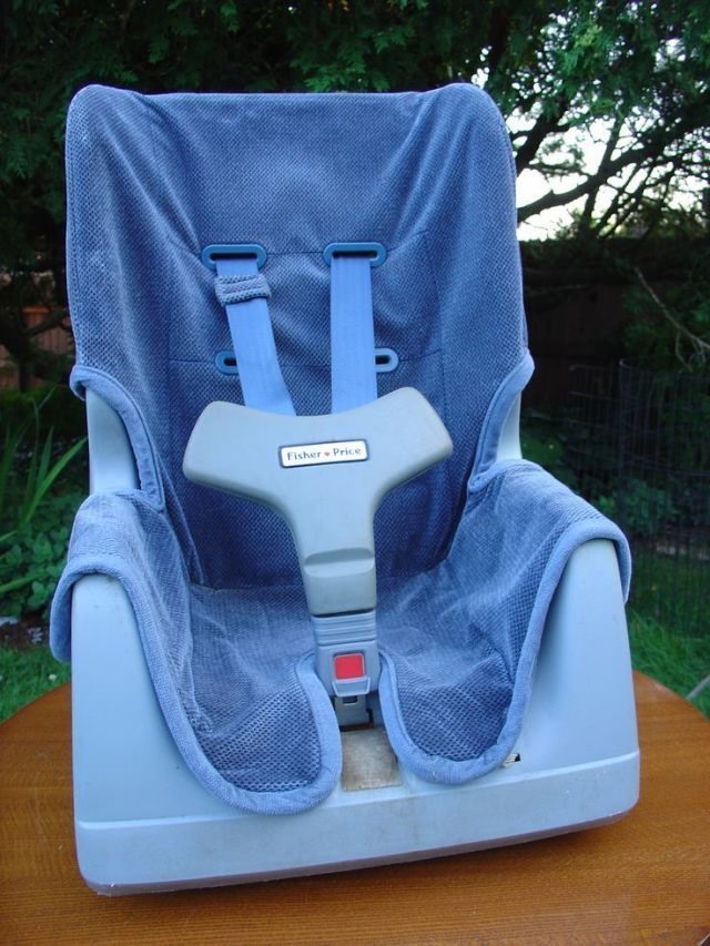 Còn đây là mẫu ghế cho trẻ vào năm 1995, thiết kế này đảm bảo an toàn cho trẻ, ngay cả khi xảy ra tai nạn. Ảnh: goodhousekeeping.com