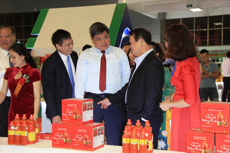 Hội chợ giới thiệu nhiều sản phẩm OCOP của Lào Cai được cấp “sao” có uy tín trên thị trường.