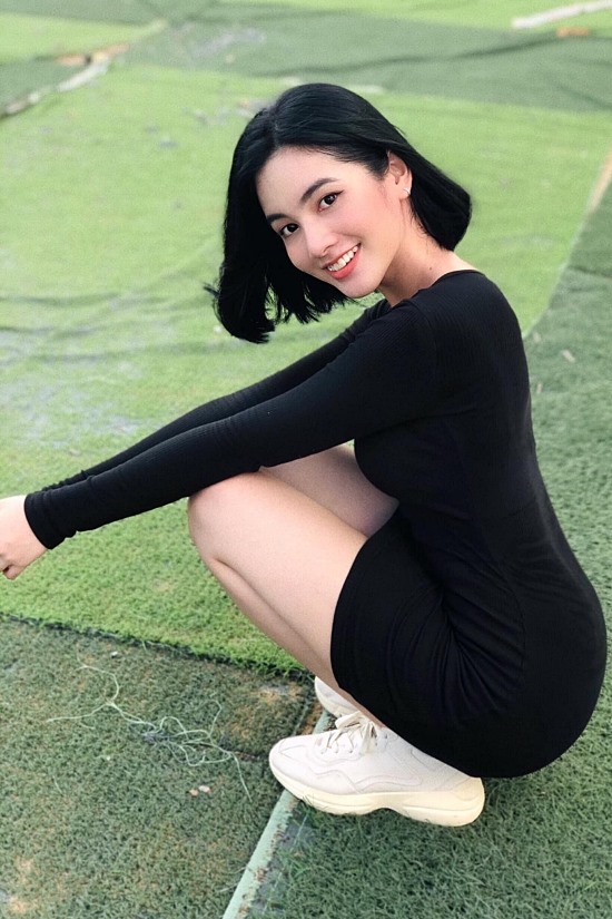 Cẩm Đan chia sẻ Hoa hậu Việt Nam 2020 là cuộc thi đầu tiên mà cô tham gia. Chính vì thế, bản thân còn phải học hỏi rất nhiều từ các đàn chị đi trước.