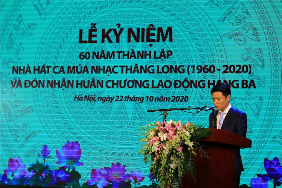 NSƯT Tấn Minh - Giám đốc Nhà hát Ca múa nhạc Thăng Long phát biểu tại buổi lễ. Ảnh: NVCC.