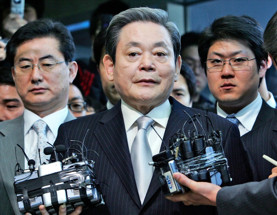 Chủ tịch Samsung liên tiếp bị kết án vì tội trốn thuế và hối lộ. Ảnh AP
