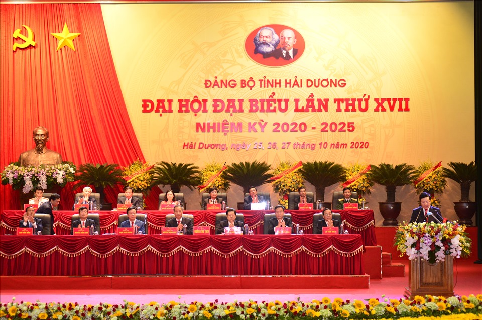 Phó thủ tướng Chính phủ Phạm Bình Minh dự và chỉ đạo Đại hội Đai biểu Đảng bộ tỉnh Hải Dương lần thứ XVII. Ảnh TTBC