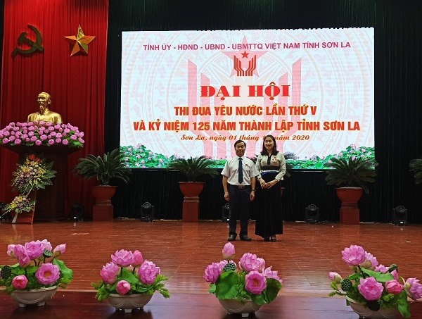 Chị Cầm Thị Huế tại Đại hội thi đua yêu nước tỉnh Sơn La lần thứ V. Ảnh: Lam Giang