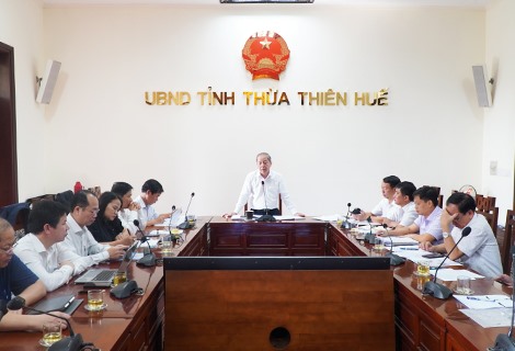 Chủ tịch UBND tỉnh Phan Ngọc Thọ chỉ đạo tại buổi họp giao ban. Ảnh: NM.