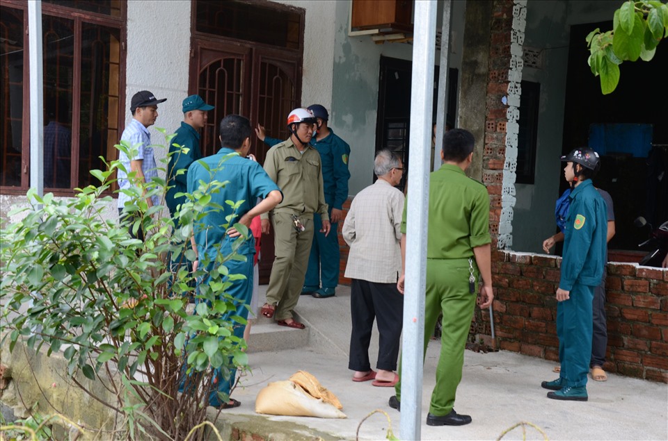 Trước 15h ngày 27.10, TP.Đà Nẵng phải sơ tán, di dời người dân vùng nguy hiểm đến nơi an toàn để phòng chống cơn bão số 9. Ảnh: Mai Hương
