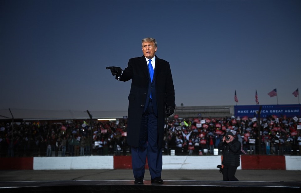 Tổng thống Donald Trump dự cuộc vận động “Làm cho nước Mỹ vĩ đại trở lại” ngày 27.10 tại Tây Salem, Wisconsin. Ảnh: AFP
