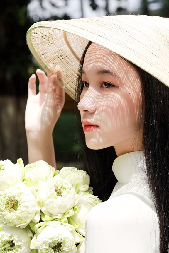 Trước đó, “Nàng thơ xứ Huế” tâm sự, cô hâm mộ Hoa hậu Mai Phương Thuý bởi nhan sắc, sắc vóc và cả những hoạt động Hoa hậu Việt Nam 2006 đã cống hiến cho cộng đồng. Ảnh: NVCC.