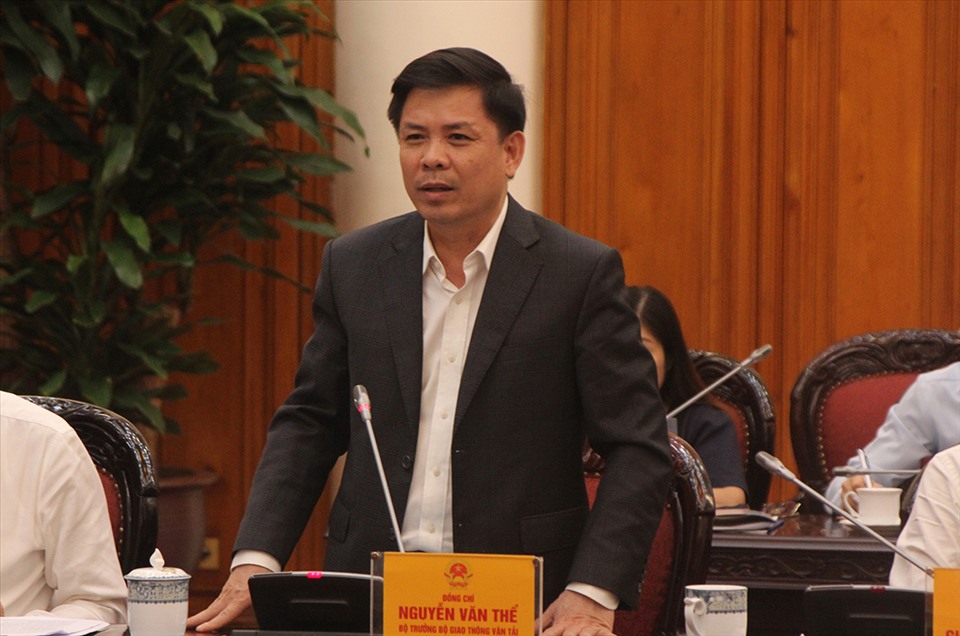 Bộ trưởng Bộ Giao thông vận tải Nguyễn Văn Thể phát biểu tại cuộc họp. Ảnh T.Vương