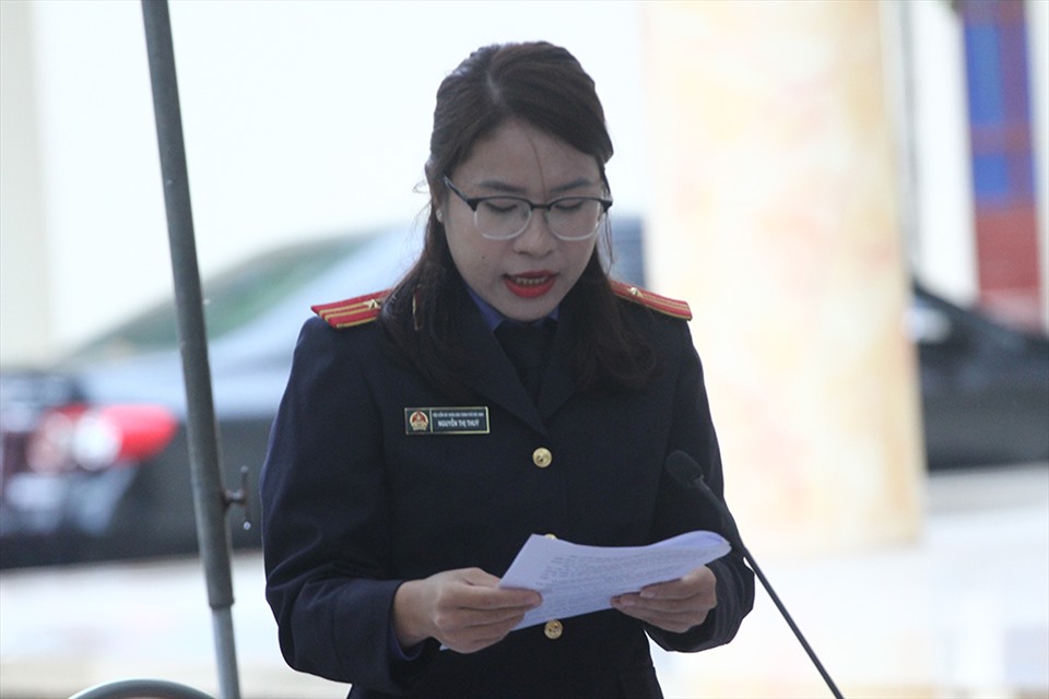 Đại diện VKS Nhân dân TP Bắc Ninh đề nghị mức án tù cho bị cáo. Ảnh: Phạm Đông
