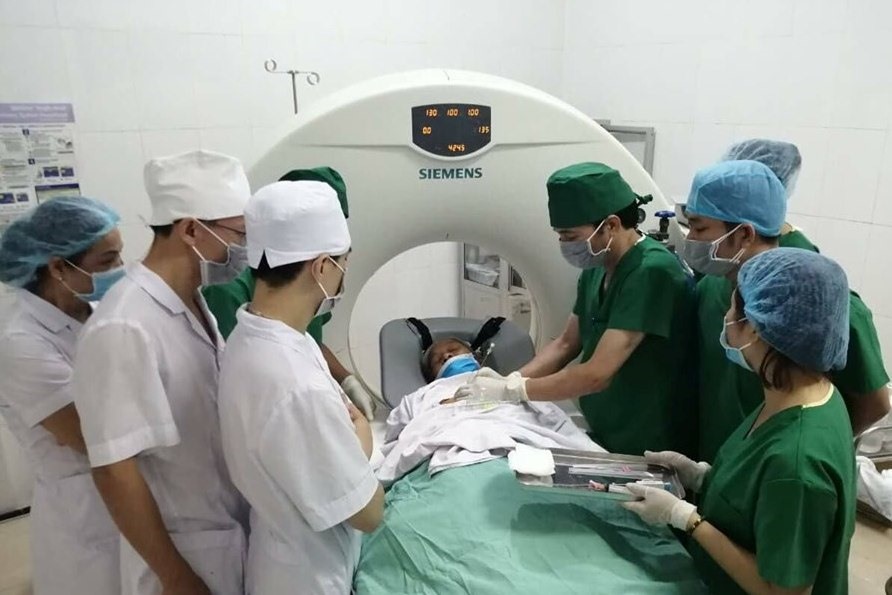 Chuyển giao kỹ thuật mới trong điều trị tại Bệnh viện Phổi Lạng Sơn. Ảnh: