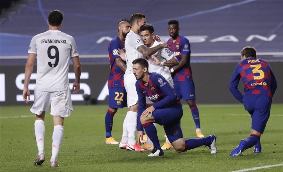 Barca hoàn toàn thua kém Bayern Munich về thể lực. Ảnh: Getty Images