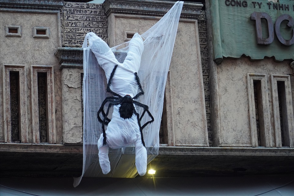 Đây là lễ hội xuất phát từ các nước phương Tây, được tổ chức vào đêm trước ngày 1.11 hàng năm, khi du nhập vào Việt Nam được các bạn trẻ nhiệt tình hưởng ứng.