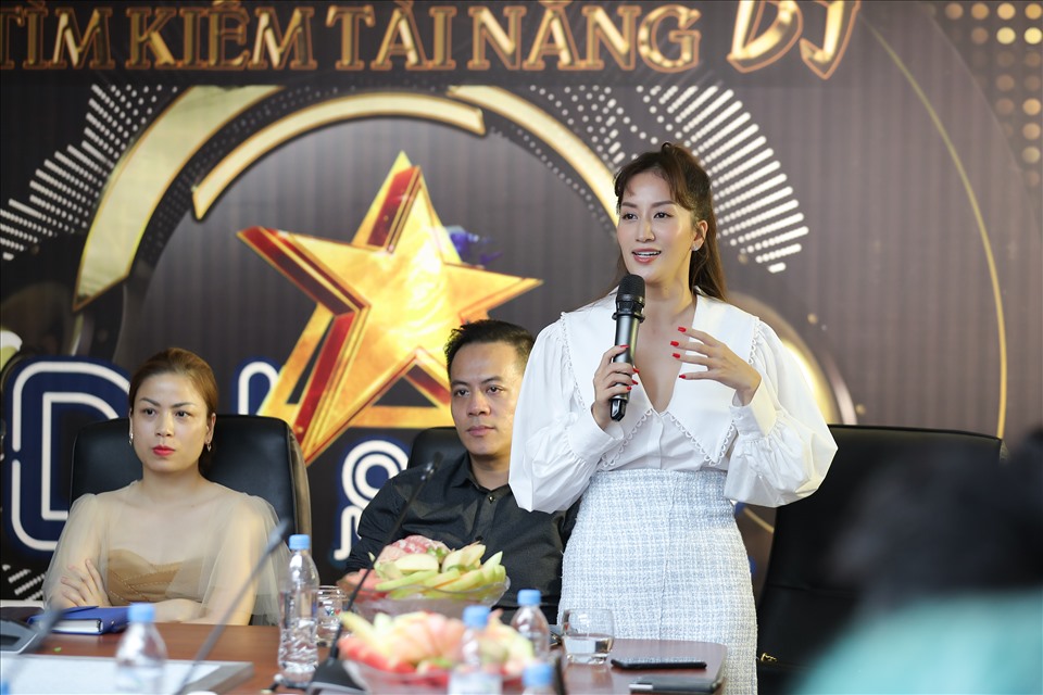 Giám khảo Khánh Thi bày tỏ mong chờ sẽ tìm được những gương mặt DJ trẻ tài năng và nhiều đam mê. Ảnh: Hoà Nguyễn.