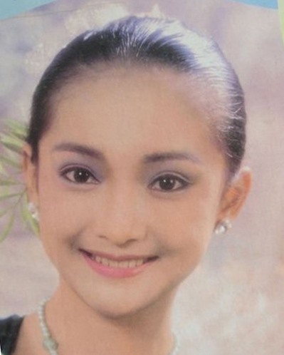 Châu Tấn thuở còn trẻ sở hữu vẻ đẹp trong trẻo, ngọt ngào. Đầu thập niên 1990, nàng hoa đán là người mẫu ảnh lịch nổi tiếng của Trung Quốc. Ảnh: Chụp màn hình