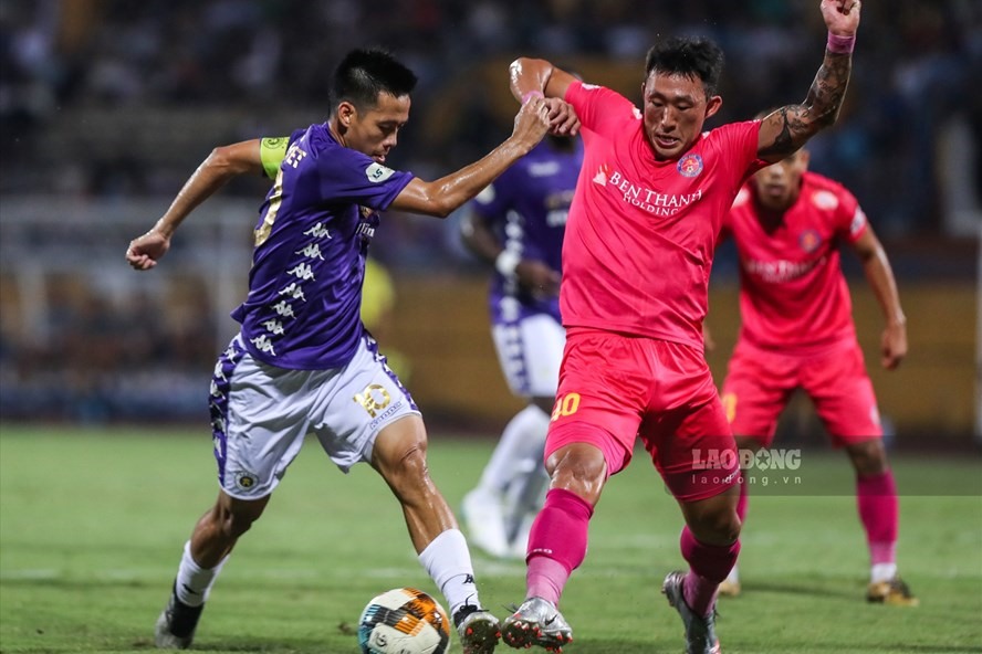 Hà Nội và Sài Gòn đang cạnh tranh chức vô địch V.League 2020. Ảnh: Sơn Tùng