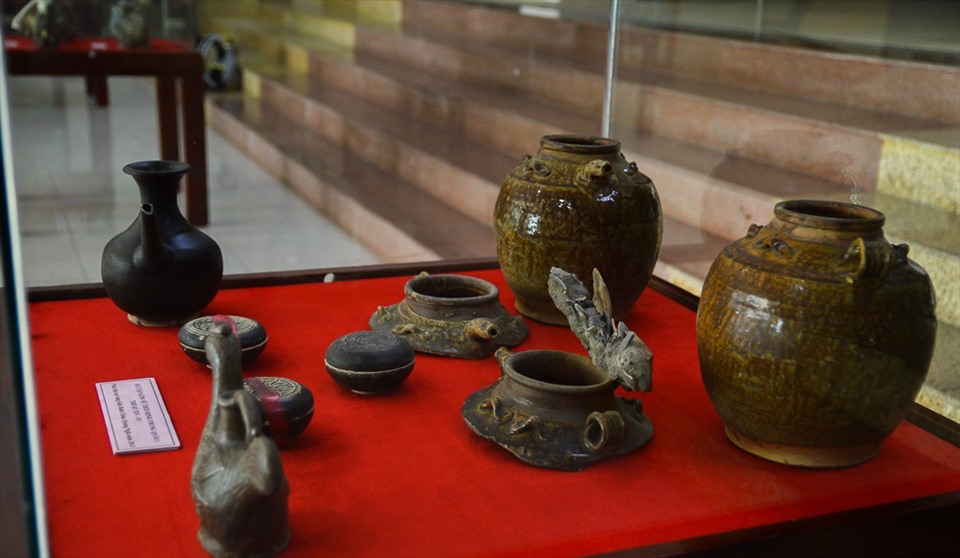 Bảo tàng Đà Nẵng tổ chức triển lãm “Đồ gốm sứ theo những con tàu khai quật ở Việt Nam“. Ảnh: TL