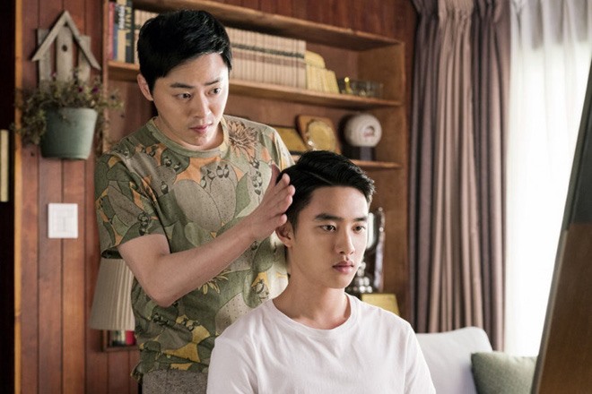 D.O và Jo Jung Suk trong “Anh tôi vô số tội“. Ảnh chụp màn hình.
