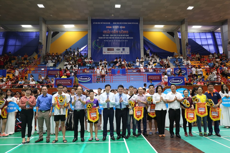 Giải cầu lông học sinh - sinh viên thành phố Hà Nội mở rộng tranh Cúp báo Tuổi trẻ Thủ đô lần thứ VI – 2019 thu hút rất đông VĐV tham gia.
