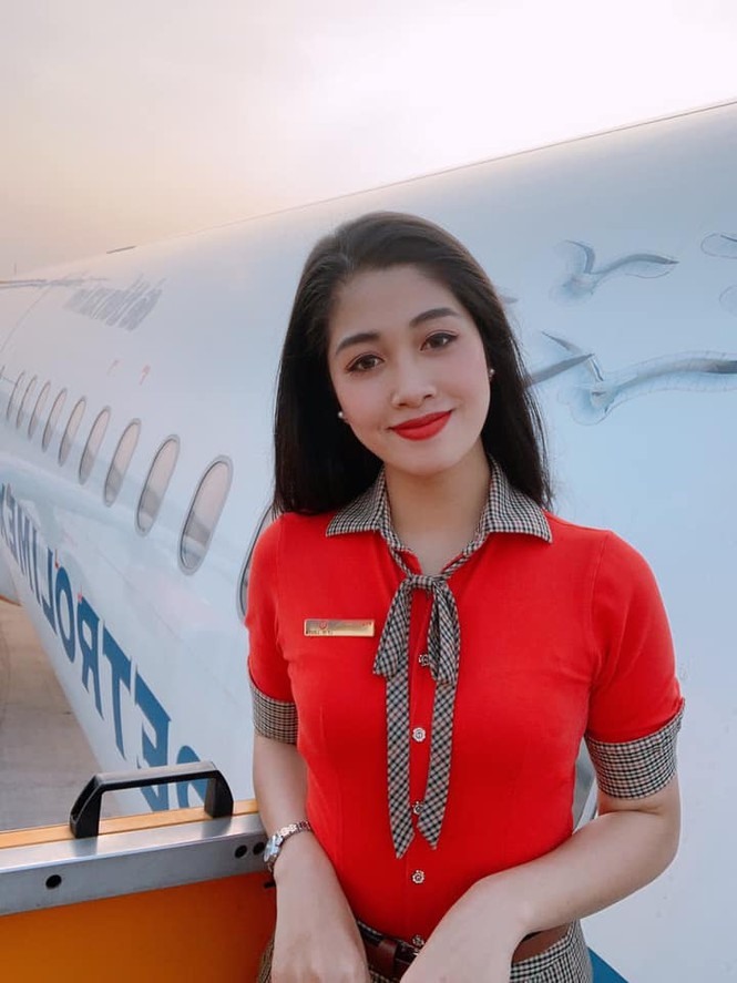 Đặng Vân Ly là tiếp viên hàng không tại hãng hàng không Vietjet từ tháng 5.2019.