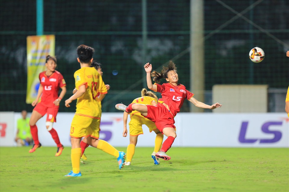 Phút thứ 89 trận đấu giữa TP.HCM I với Phong Phú Hà Nam, khi tỉ số đang là 1-1, trọng tài đã cho các cầu thủ TP.HCM I hưởng 11m.