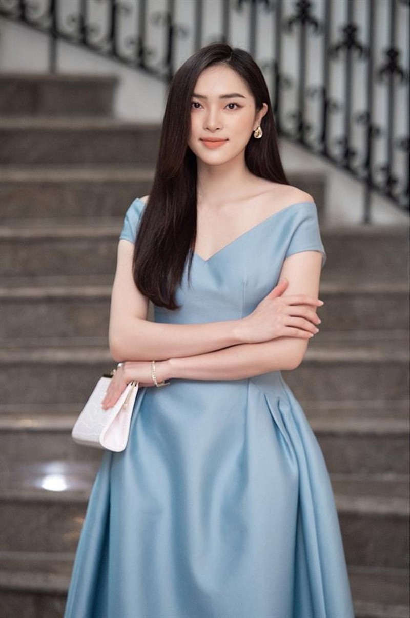 Bùi Diệu Linh là thí sinh đầu tiên được đăng tải hình ảnh lên Fanpage Hoa hậu Việt Nam 2020. Vốn là gương mặt không quá xa lạ với giới trẻ Hà Thành, Bùi Diệu Linh được khen ngợi về cả nhan sắc và thần thái. Ảnh: SV.