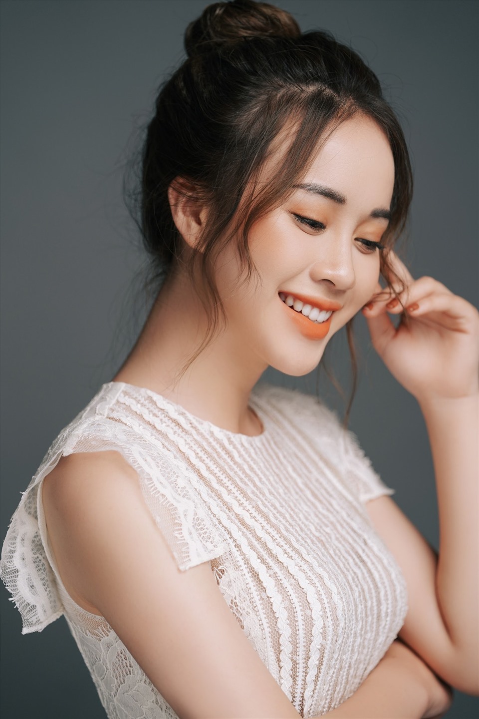 Ngay từ khi những hình ảnh được đăng tải trên Fanpage chính thức của Hoa hậu Việt Nam, Ngô Mai Phương đã gây chú ý với thông tin MC VTV thi Hoa hậu Việt Nam. Ảnh: FBNV.