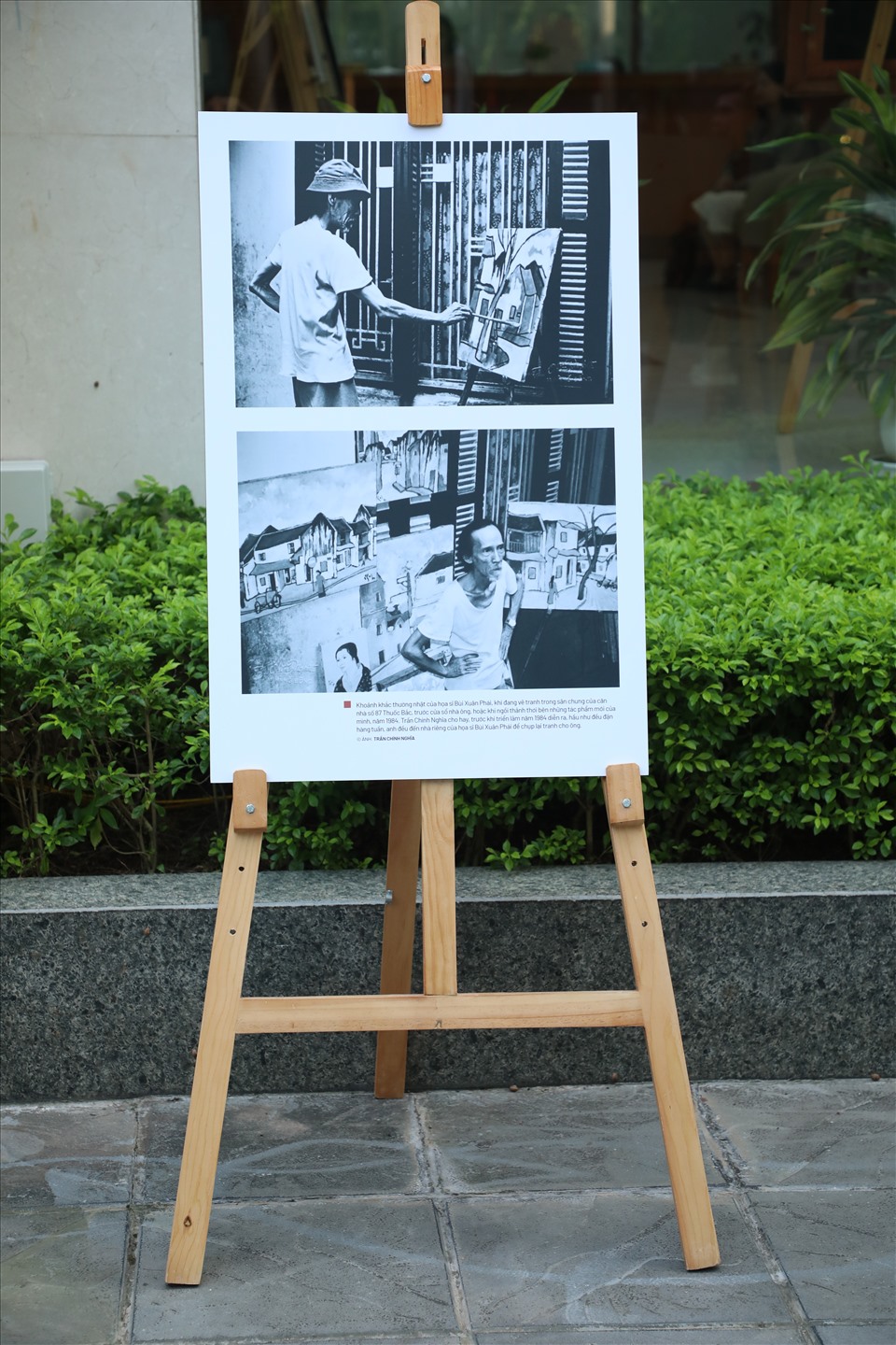 Nhiếp ảnh gia Trần Chính Nghĩa đã tuyển chọn 20 bức ảnh chân dung Bùi Xuân Phái trong kho ảnh của mình để giới thiệu và trưng bày trong khuôn khổ Lễ trao giải.
