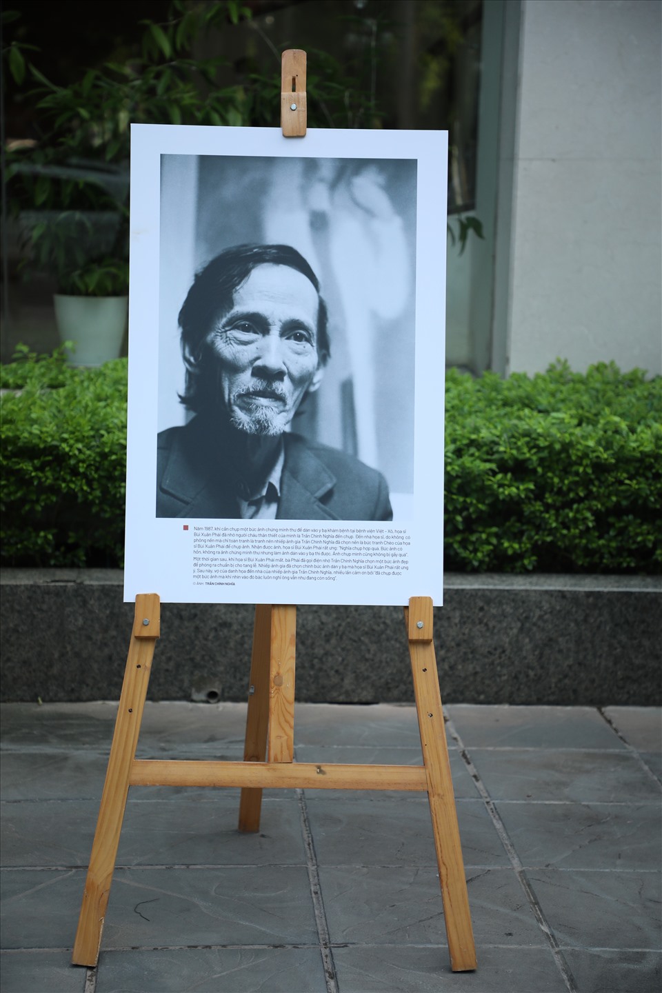 Nhiếp ảnh gia Trần Chính Nghĩa đã tuyển chọn 20 bức ảnh chân dung Bùi Xuân Phái trong kho ảnh của mình để giới thiệu và trưng bày trong khuôn khổ Lễ trao giải.