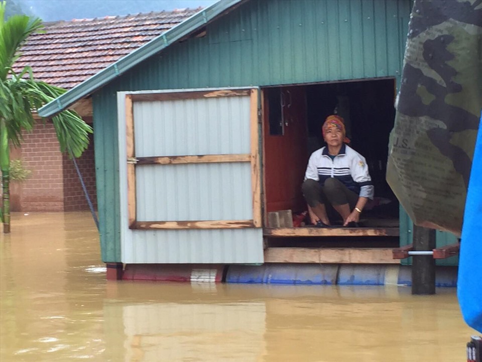 Tình hình ngập lụt ở miền Trung Các địa phương rốn lũ miền Trung cần hỗ  trợ khẩn cấp 6500 tấn gạo
