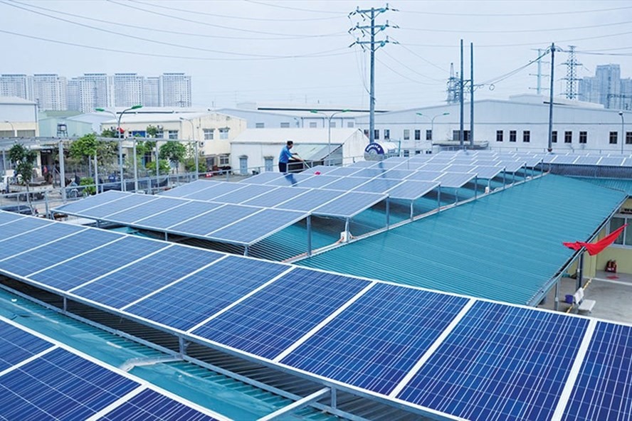 Hệ thống điện mặt trời mái nhà tại Hà Nội. Ảnh EVNHANOI.