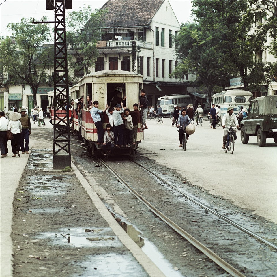 Hình ảnh tàu điện Hà Nội, Việt Nam 1975