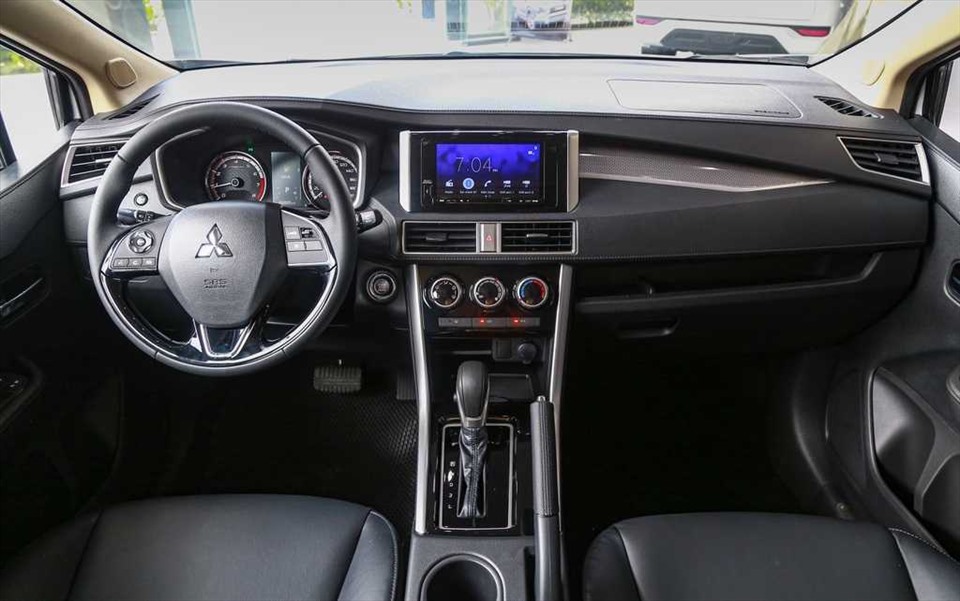 Cận cảnh nội thất và trang bị trên khoang lái của mẫu xe Mitsubishi Xpander 2020. Ảnh: Mitsubishi.