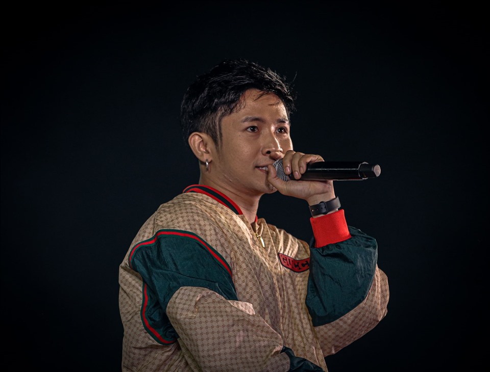 Ricky Star cũng xuất hiện với tác phẩm “Con nhà người ta” vừa được anh trình bày ở chương trình Rap Việt. Ảnh: T.V