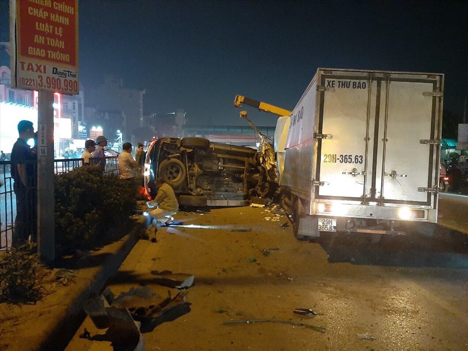 Vụ tai nạn xảy ra vào tối 13.10 tại Km 16+180 thuộc địa phận xã Trưng Trắc, huyện Văn Lâm, tỉnh Hưng Yên khiến 3 người thương vong. Ảnh: Đ.Mạnh