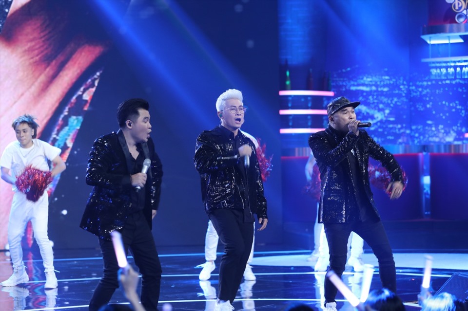 3 chàng trai MTV tại sân khấu “Bài hát đầu tiên“. Ảnh: NSX.